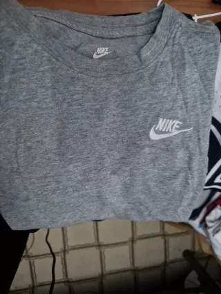 Camiseta Nike Gris de niños 