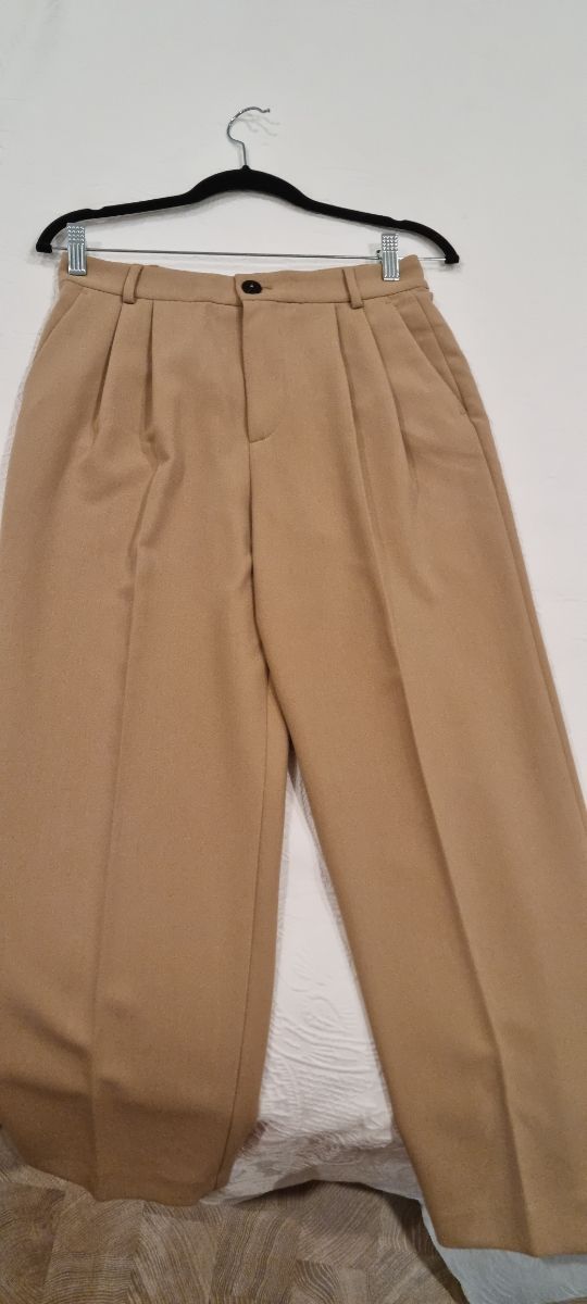 Pantalón Zara color camel