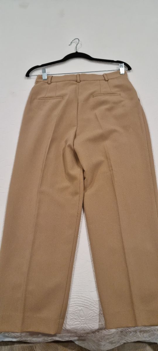 Pantalón Zara color camel