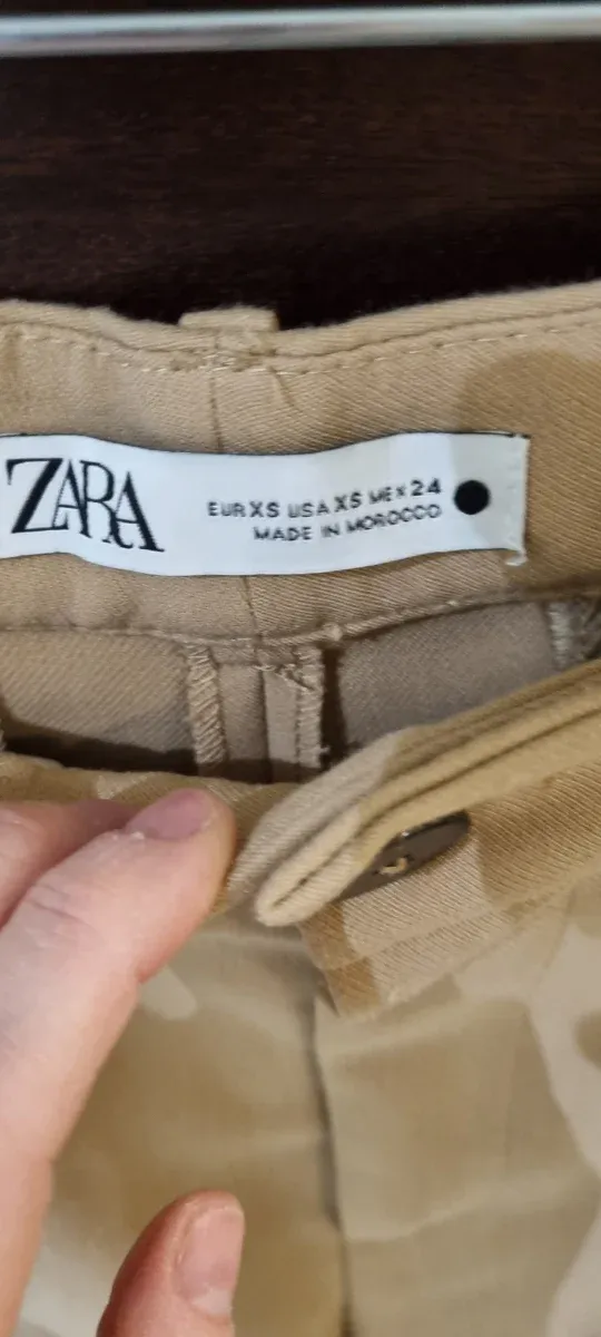 Pantalón Zara color camel