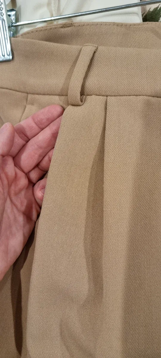 Pantalón Zara color camel