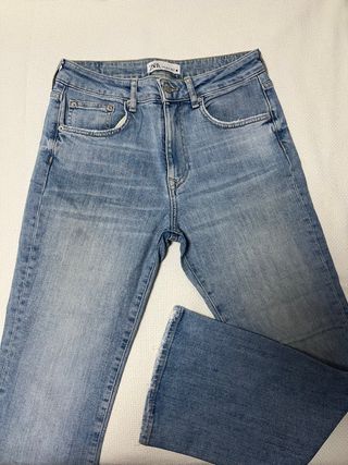 Pantalón vaquero Zara azul