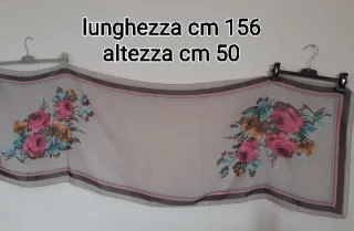 Sciarpa bianca con motivo floreale