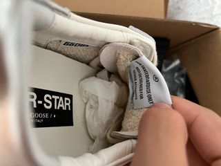Golden Goose Zapatillas Blancas y Doradas taras