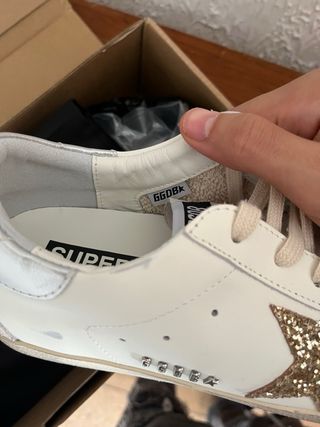 Golden Goose Zapatillas Blancas y Doradas taras
