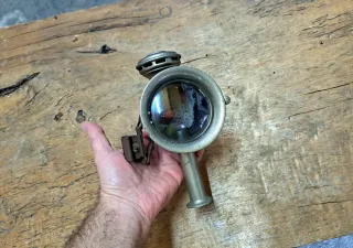 Faro de bicicleta antiguo