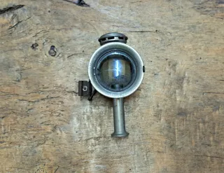 Faro de bicicleta antiguo