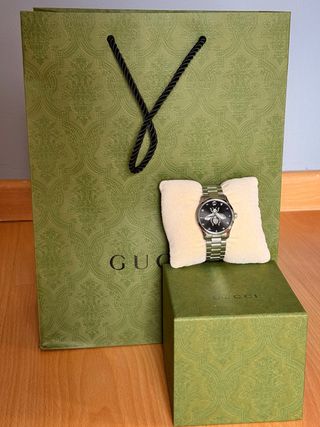Quadrante nero al quarzo Gucci G Timeless in acciaio argentato St