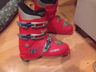 Botas de esquí rojas Tecnica