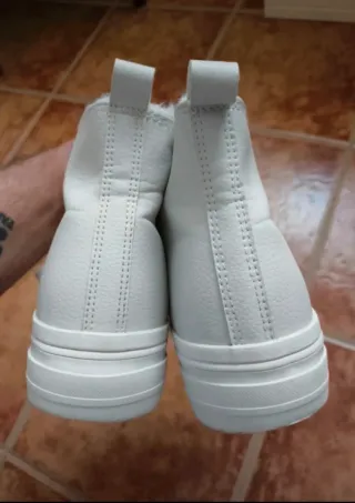 Botines blancos pelito Primark