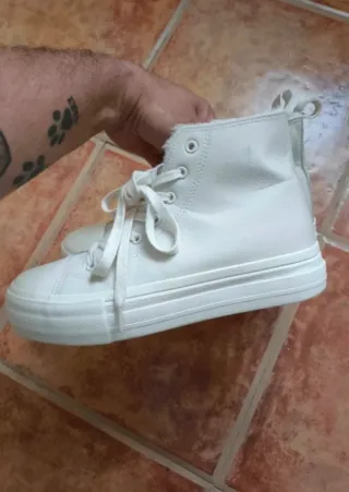 Botines blancos pelito Primark