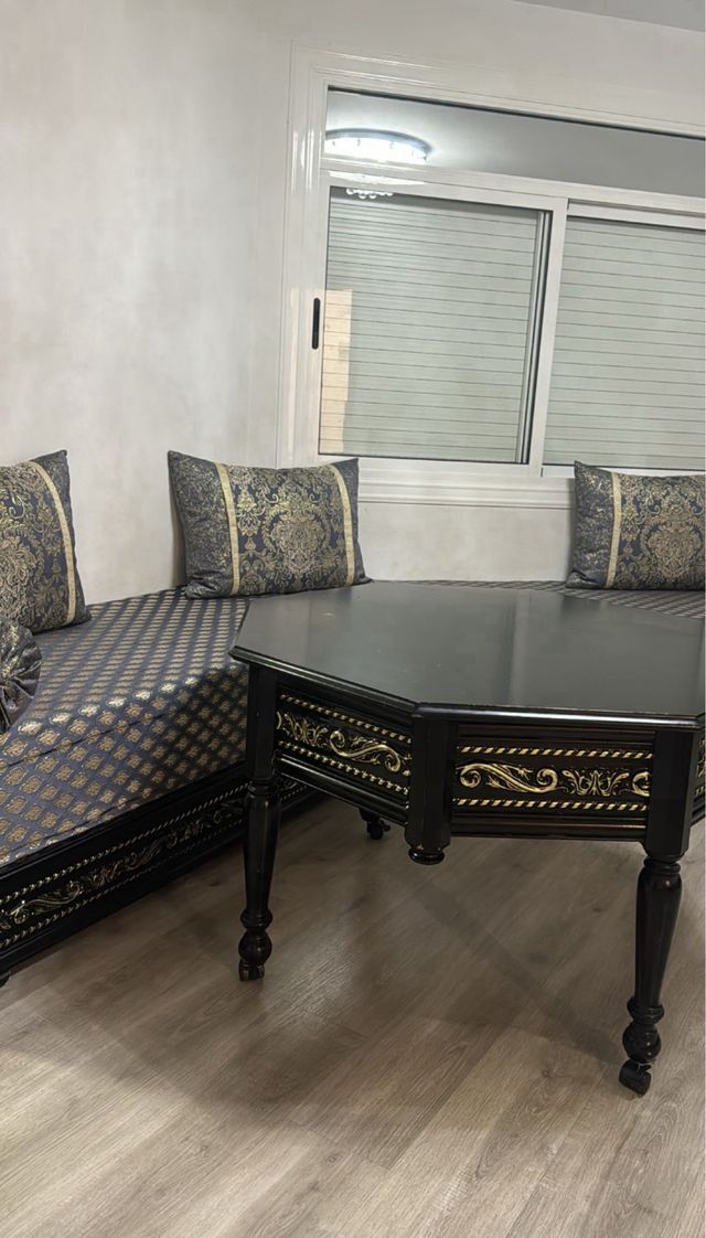 Sofá Marroquí Negro y Dorado