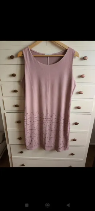 Vestido rosa con detalles