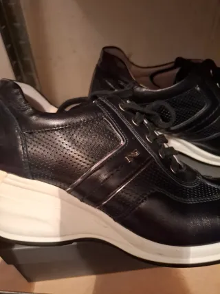 Zapatillas Nero Giardini negras
