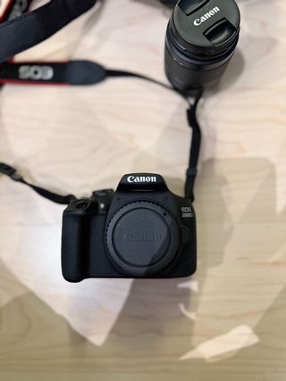 Canon EOS 2000D Cámara Negra