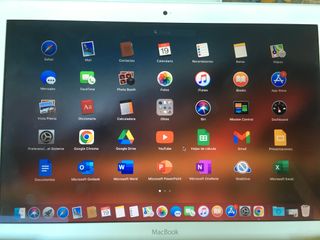 MacBook 2010 con Ableton y Logic Pro