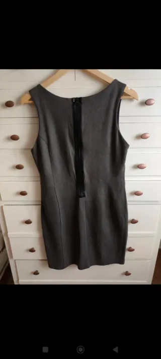 Vestido gris oscuro