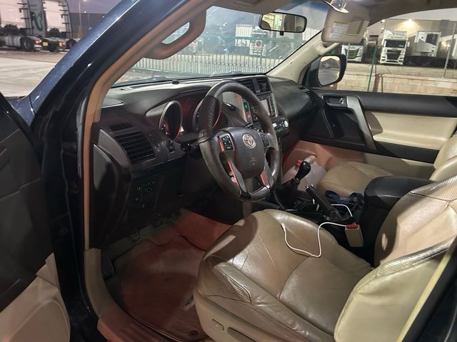 Toyota Land Cruiser 150 2011