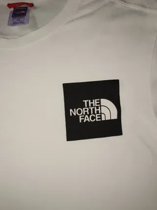 T-shirt The North Face bianca