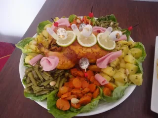Pollo entero asado con verduras