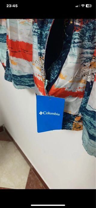 Chubasquero Columbia Talla L Nuevo con Etiqueta