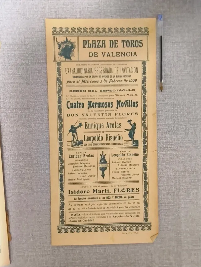 Lote 3 carteles tautinos