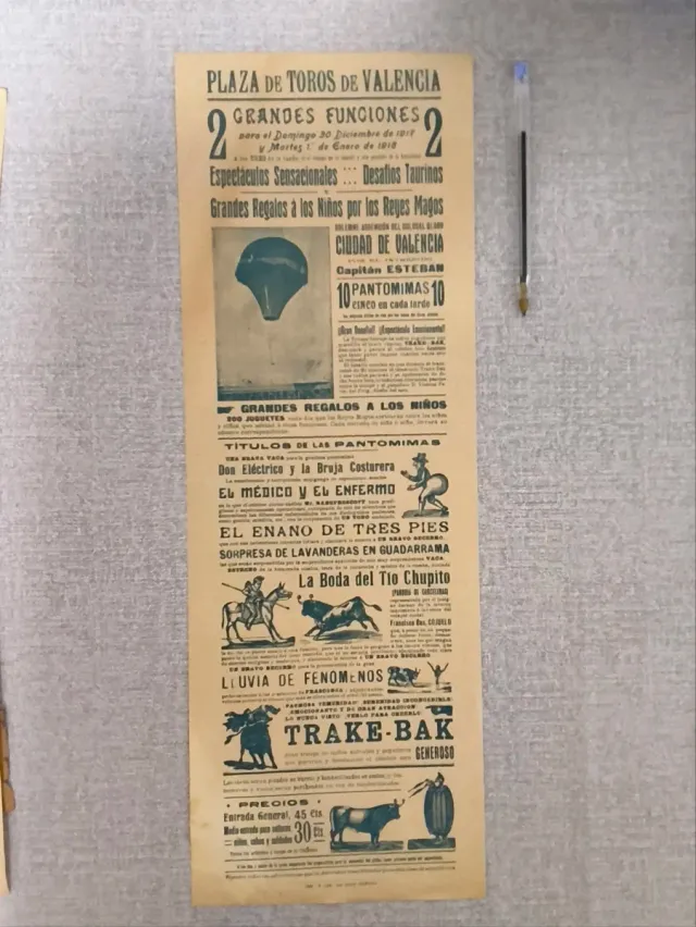 Lote 3 carteles tautinos