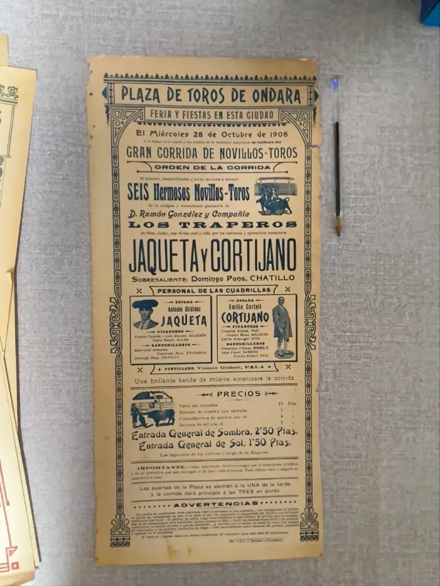 Lote 3 carteles tautinos