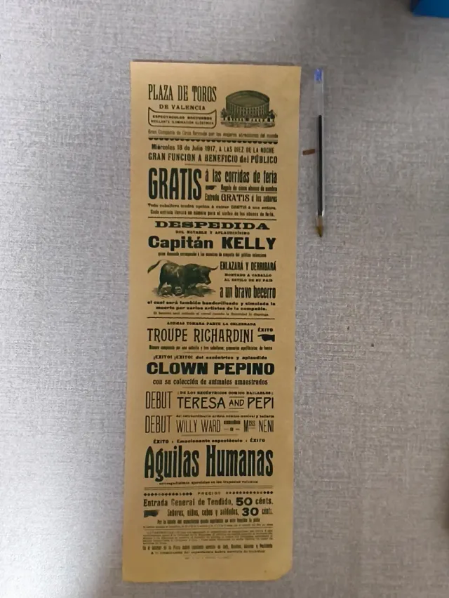 Lote 3 carteles tautinos