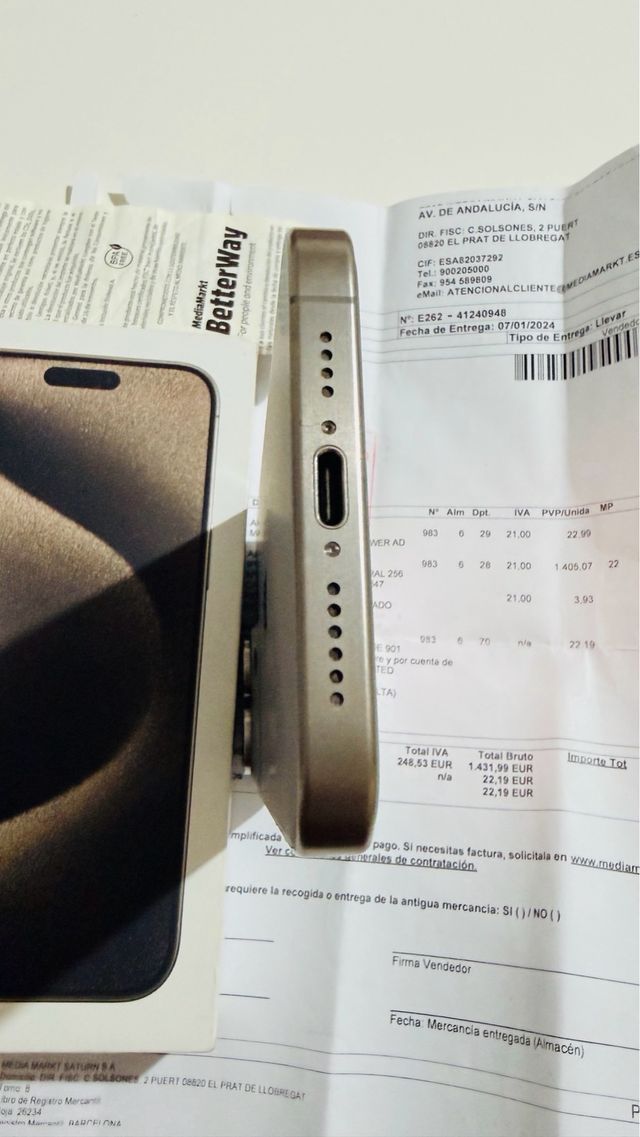 iPhone 15 Pro Max 256G in titanio naturale come nuovo