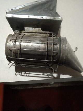 Antico affumicatore per api 