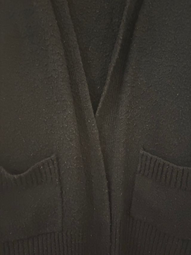 Cárdigan negro de punto