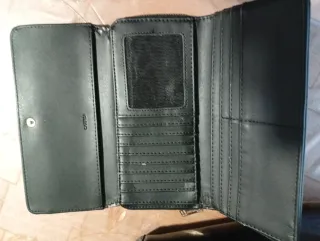 Borsa e portafoglio nero