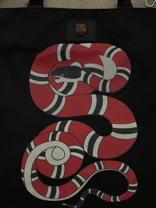 Bolso Chanel Negro y Azul Charol