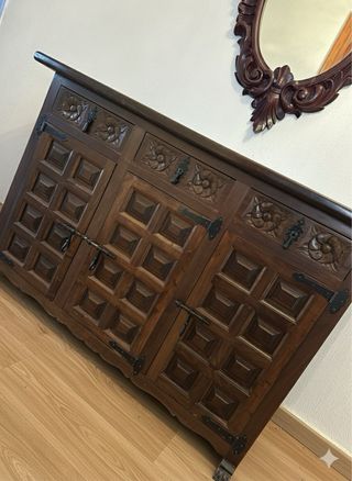 Mueble vintage madera maciza tallada