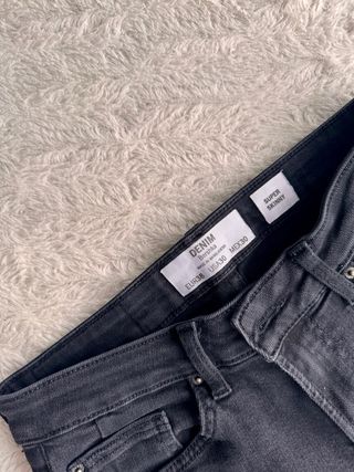 Pantalón Bershka Super Skinny Talla 38
