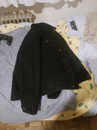 Chaqueta vaquera negra forrada
