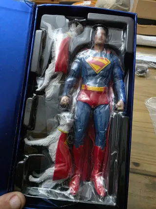 Figura Acción Superman 1/9 DC Comics