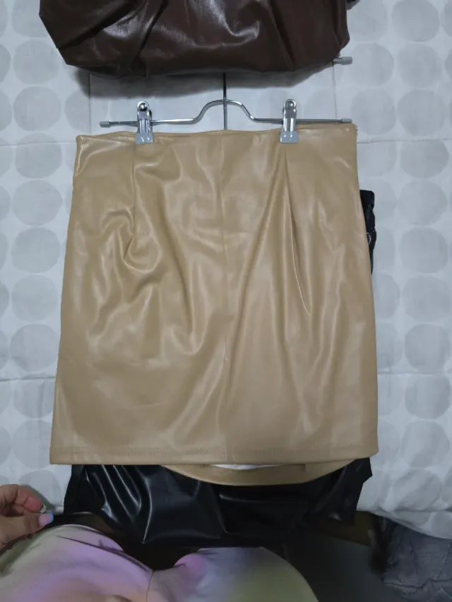 Faldas de cuero (beige, negro, marrón)

