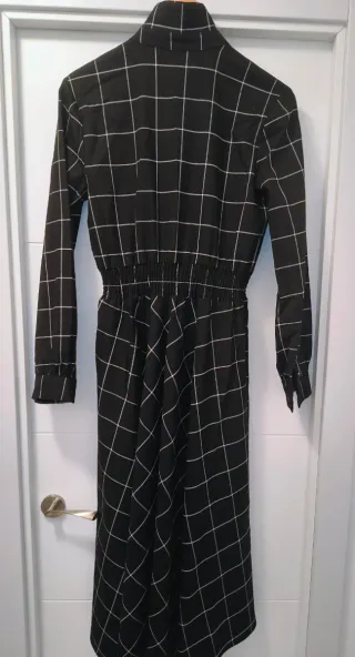 Vestido negro de mujer