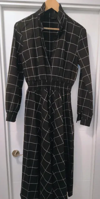 Vestido negro de mujer