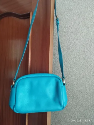 Bolso Bimba y Lola Turquesa y Dorado,piel