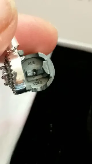 Pulsera Pandora Plata. 17 cm .lleva 
Caja y bolsa 
