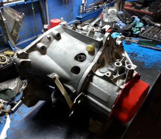 Caja BE4 relacion saxo trofeo y autoblocante RSX