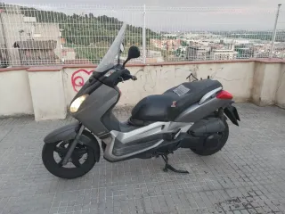 Yamaha X-MAX 250