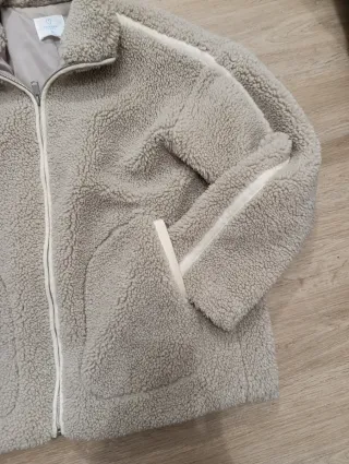 Chaqueta borrego beige con rayas blancas