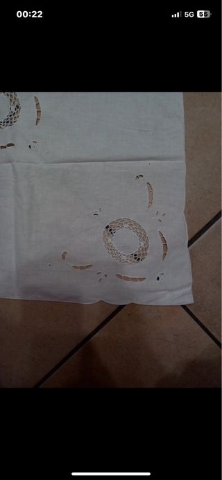 Tovaglietta da tè e 6 tovagliette all'uncinetto