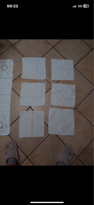 Tovaglietta da tè e 6 tovagliette all'uncinetto