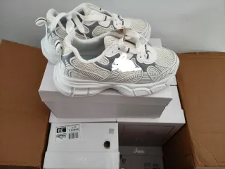 Tenis blancos y grises talla 39 puma
