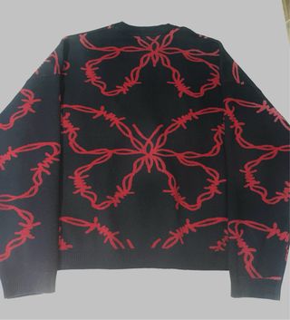 Jersey Bershka Negro y Rojo
